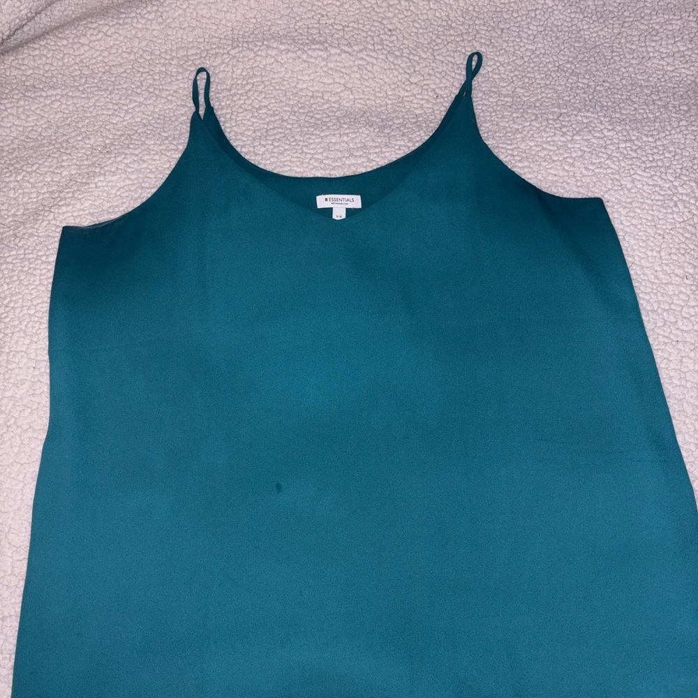 5 assorted Essentials Tops (Reitman’s) - Picture 6 of 11